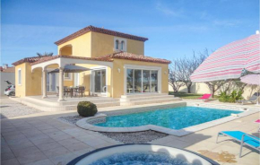 Гостиница Three-Bedroom Holiday Home in Marseillan  Марсея́н